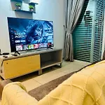 Ksl City Mall 6Pax With 55” Tv & Netflix@2Carpark